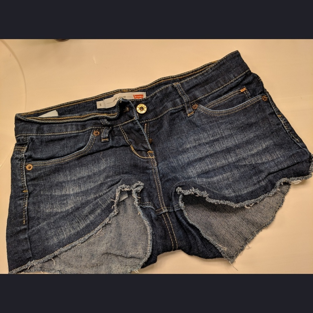 Levis Shorts *Size 3*